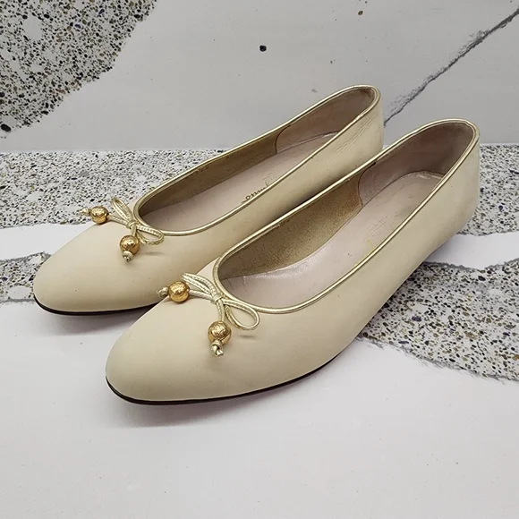 Vintage 80s/90s Ferragamo Ivory Nappa Evening Flats Size 8.5 - Picture 1 of 16